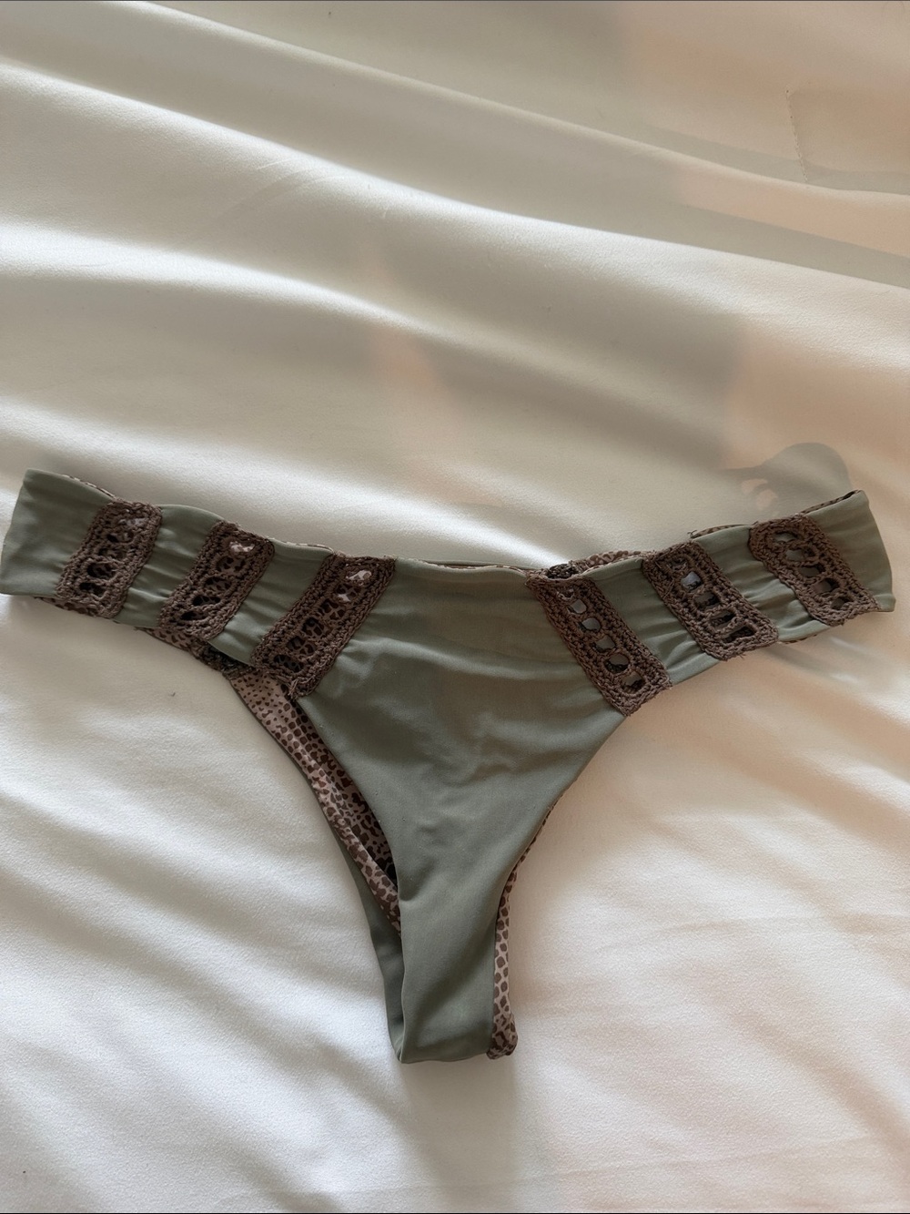 Acacia Swimwear cheeky bottoms size L - Picture 4 of 4